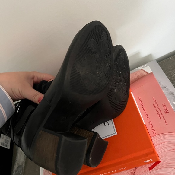 Waterproof heeled boot NEW - Picture 3 of 5